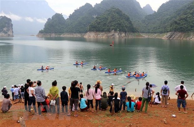 Kayaking in Vietnam and kayak racing in Tuyen Quang province   - ảnh 2