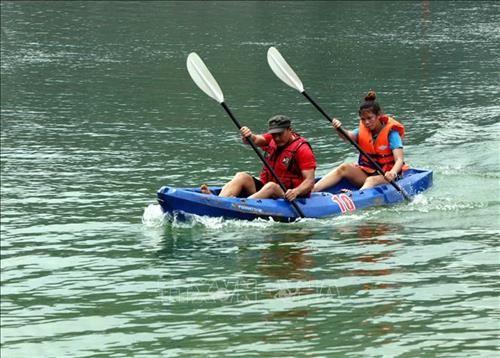 Kayaking in Vietnam and kayak racing in Tuyen Quang province   - ảnh 4