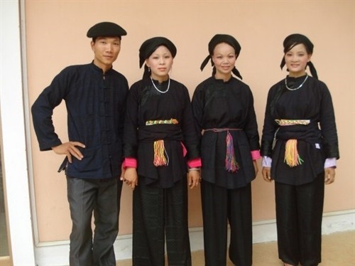 Traditional clothes of the Nung - ảnh 1