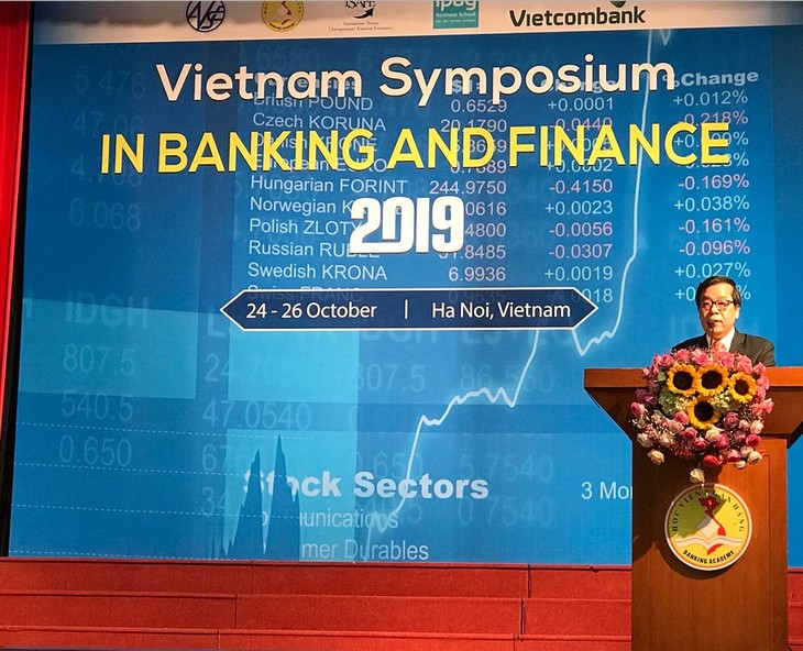 Symposium on Vietnamese banking, finance - ảnh 1