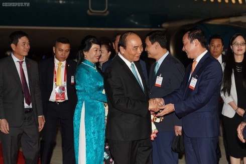 Prime Minister arrives in Thailand for 35th ASEAN Summit - ảnh 1