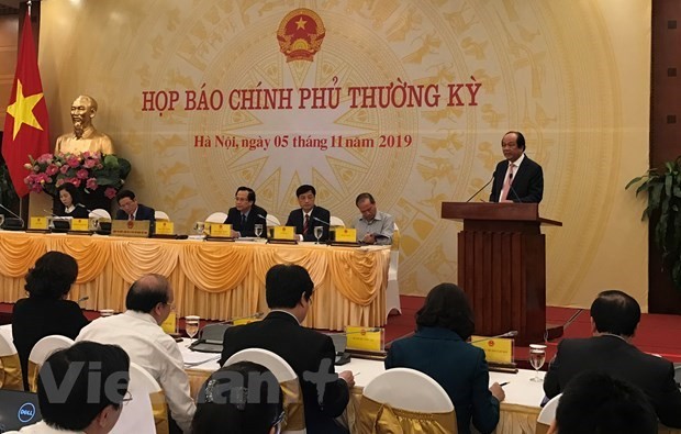Government press conference addresses sovereignty protection, guest workers - ảnh 1