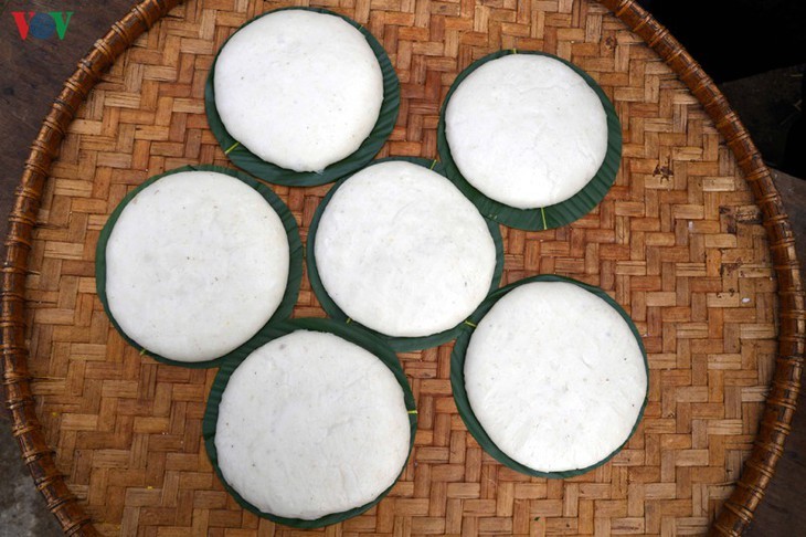 H’Mong round sticky rice cakes in northwest Vietnam - ảnh 13