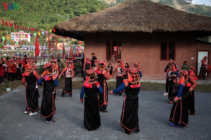 New Year “Con” throwing festival tightens Vietnam, Laos, China bonds - ảnh 6