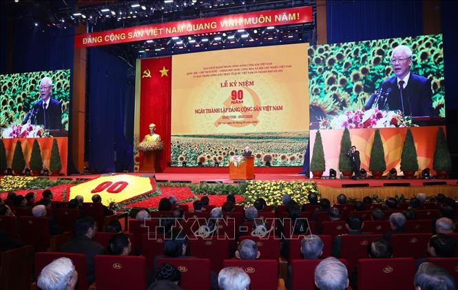 Grand meeting marks 90th founding anniversary of Communist Party of Vietnam - ảnh 1