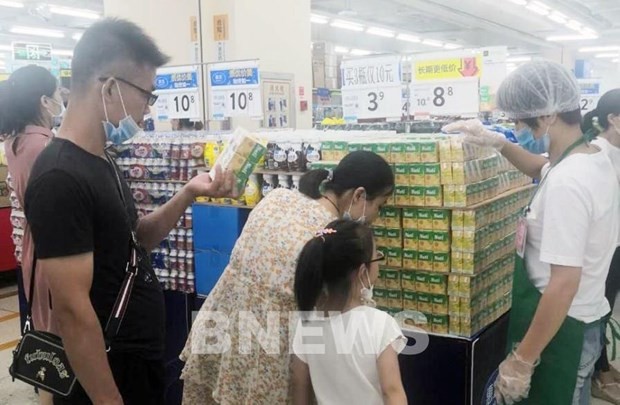 Nutifood becomes first Vietnamese milk brand available at Walmart - ảnh 1