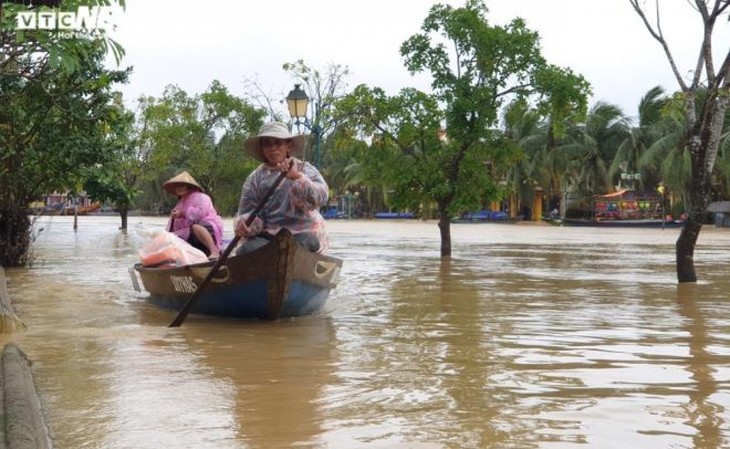 UNESCO-recognised Hoi An inundated by flooding again - ảnh 2