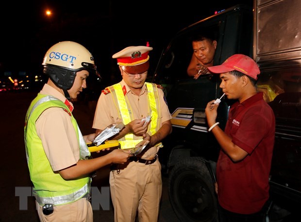 HCM city traffic police starts two-month crackdown on violations - ảnh 1