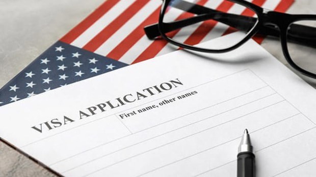 US adjusts visa regulations for many developing countries - ảnh 1