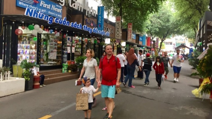 Book street, a culture space in Ho Chi Minh City - ảnh 1