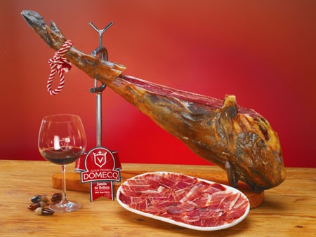 Spanish Iberian ham, the world's most expensive cured meat - ảnh 1