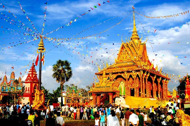 Khmer celebrate Chol Chnam Thmay Festival - ảnh 1