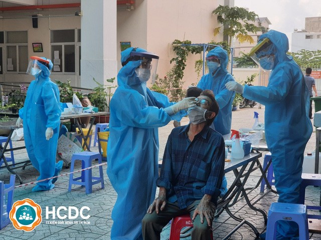 Ho Chi Minh City improves COVID-19 prevention - ảnh 1