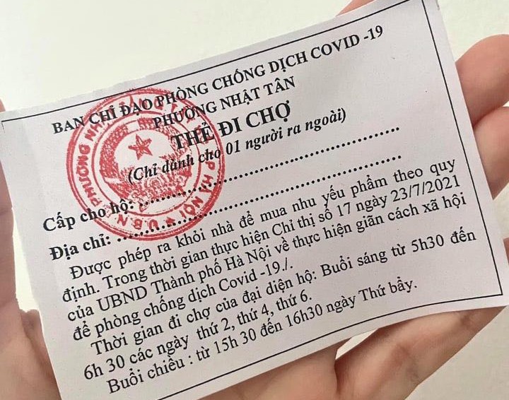 Hanoi issues market coupons to residents amid soaring COVID-19 caes - ảnh 1