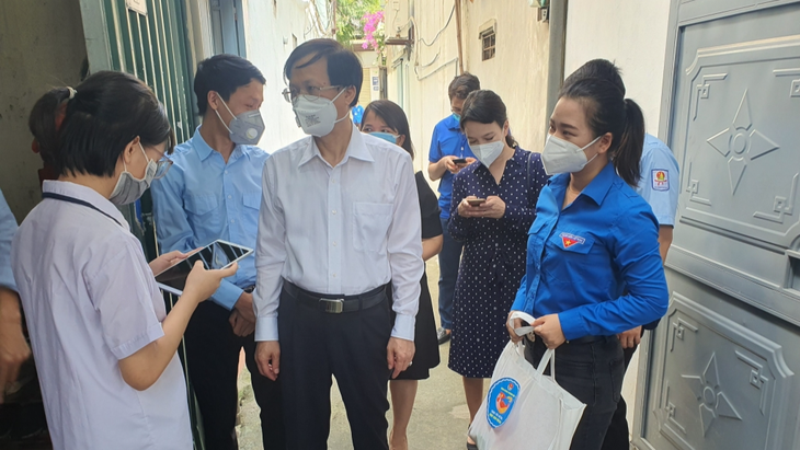 Post-pandemic support offered to help disadvantaged Hanoians survive COVID crisis - ảnh 2