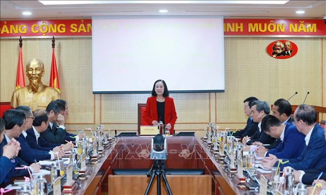 Politburo member Truong Thi Mai meets newly appointed Ambassadors, Consuls General   - ảnh 1