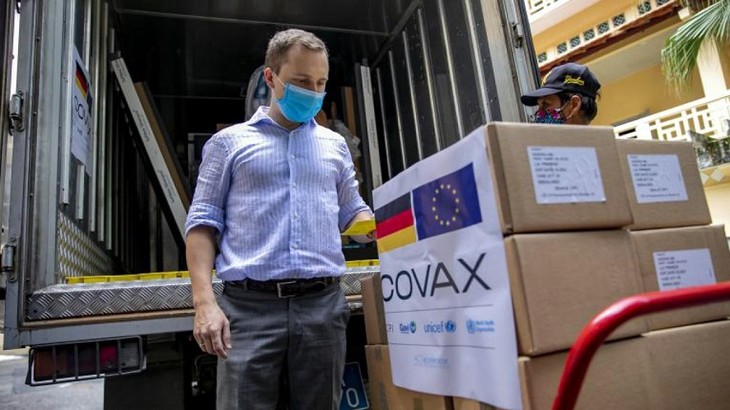 3.1 million doses of COVID-19 vaccine donated by US, Japan arrive in Vietnam - ảnh 1