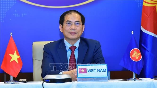 Vietnam asks G7 to help ASEAN get broader access to COVID-19 vaccines   - ảnh 1