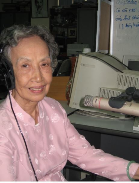 Audio file of legendary announcer Hanoi Hannah handed over to VOV archive - ảnh 2