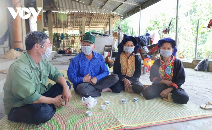 New village convention helps Quang Ninh ethnic people control, adapt safely to COVID-19 - ảnh 1