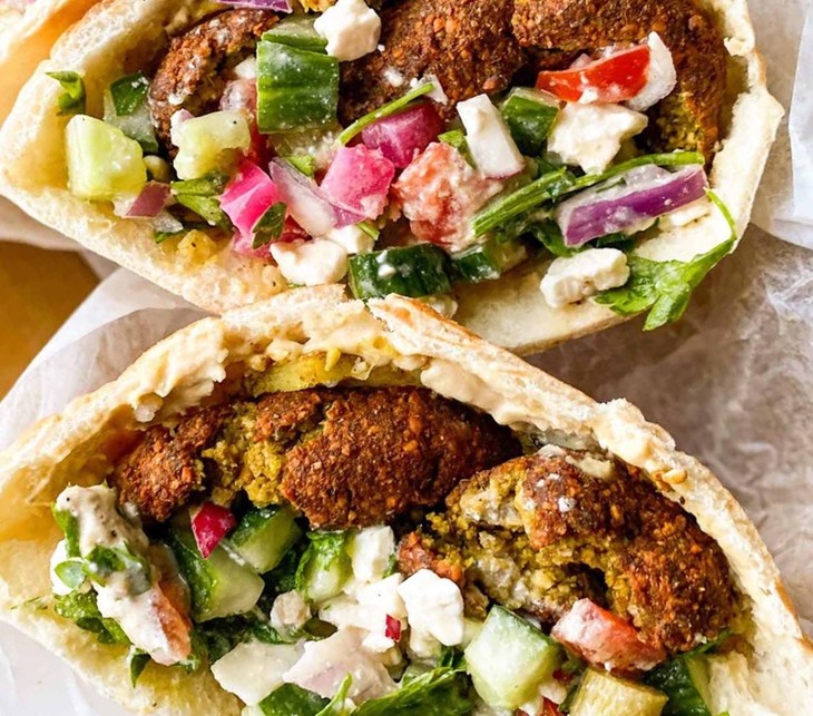 Israeli falafel, a kind of fried vegetarian fritter - ảnh 2