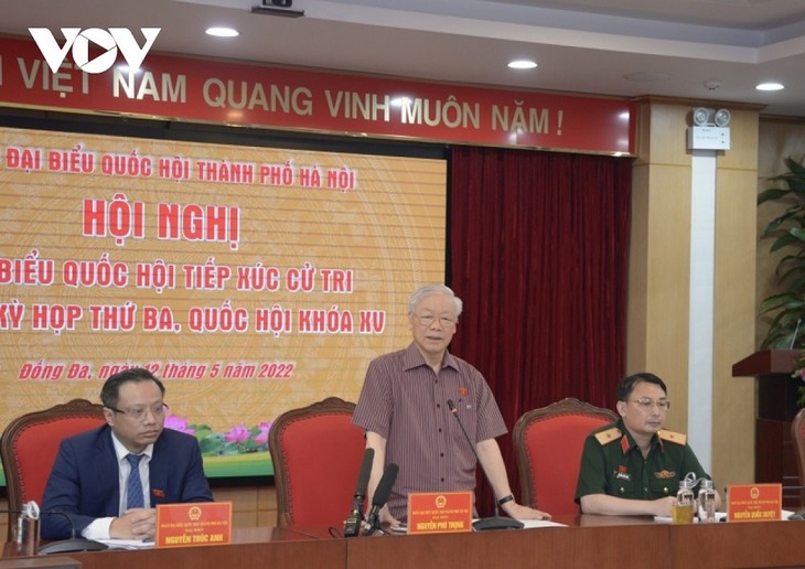 Party leader Nguyen Phu Trong meets voters prior to NA meeting - ảnh 1