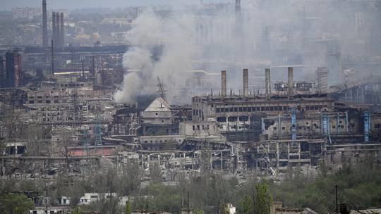 Russia agrees to evacuate wounded Ukrainian soldiers from Azovstal steel plant - ảnh 1