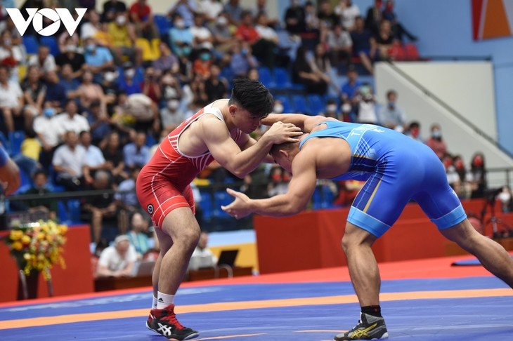 Wrestling team brings home 17 golds at SEA Games 31 - ảnh 14