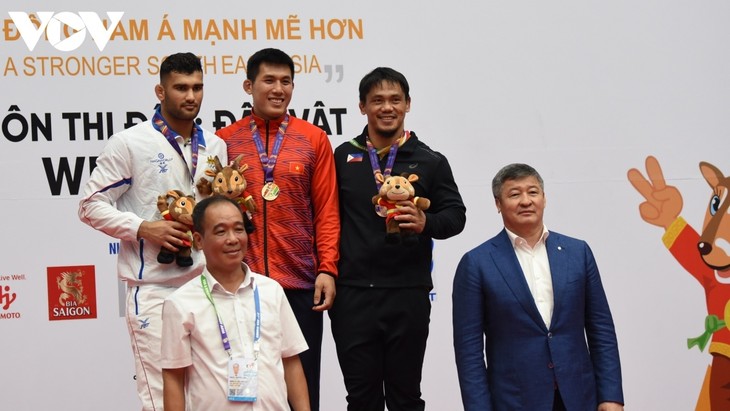 Wrestling team brings home 17 golds at SEA Games 31 - ảnh 21