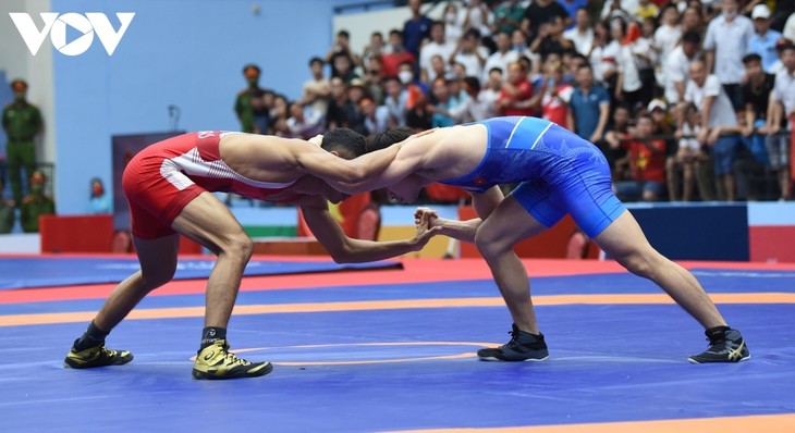 Wrestling team brings home 17 golds at SEA Games 31 - ảnh 3