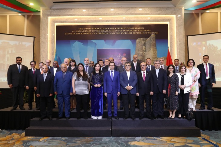 Economic cooperation is a priority for Vietnam and Azerbaijan after 30 years - ảnh 1