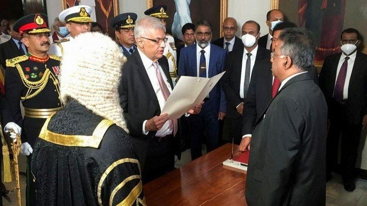 Ranil Wickremesinghe sworn in as President of Sri Lanka - ảnh 1