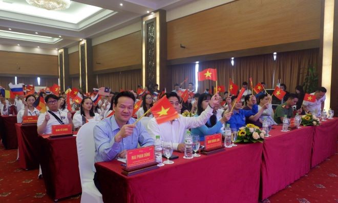 Summer Camp opens for young overseas Vietnamese  - ảnh 4