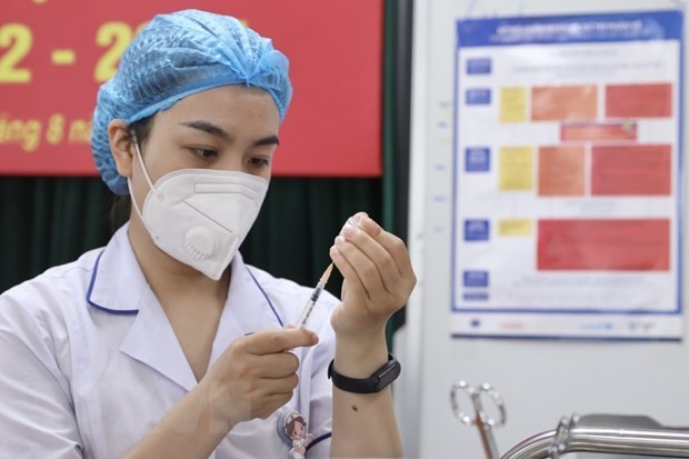  Vietnam speeds up COVID-19 vaccinations - ảnh 1