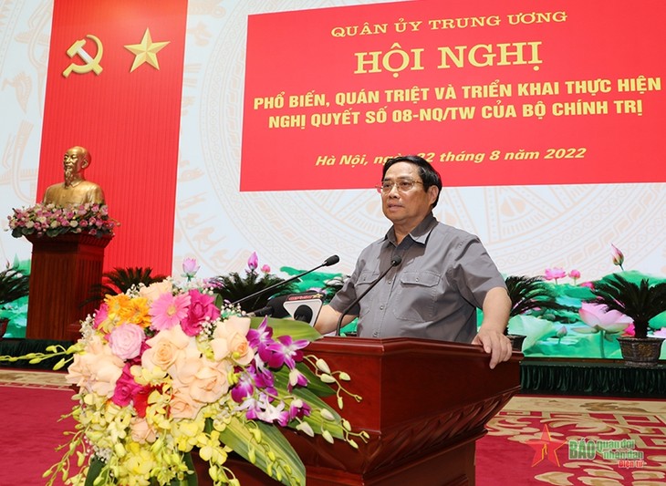 PM calls for effective implementation of Vietnam’s defense development resolution - ảnh 1