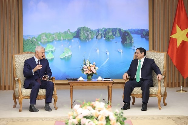 PM Pham Minh Chinh: Vietnam promises favarable conditions for Standard Chartered - ảnh 1
