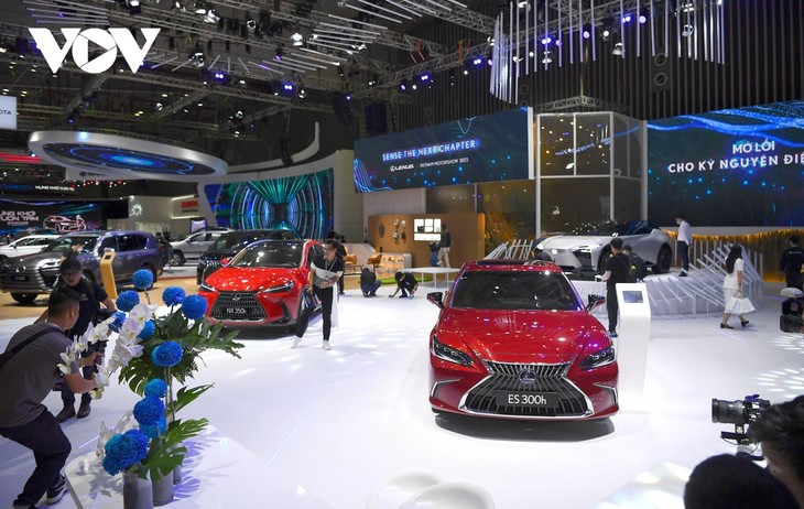 120 car models displayed at Vietnam Motor Show 2022 - ảnh 1