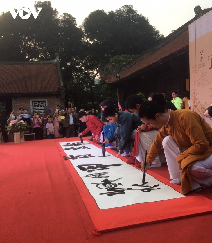 Calligraphy exhibition honors education and national values - ảnh 1