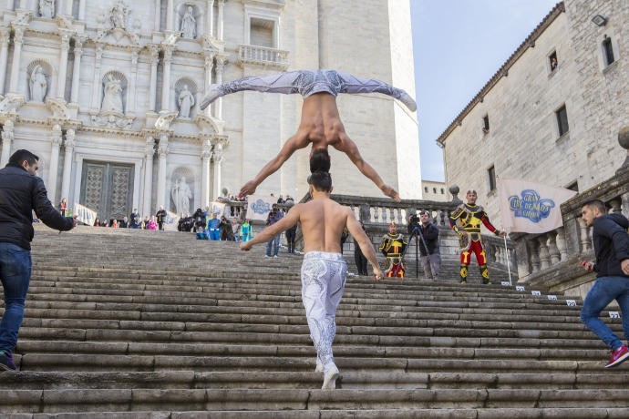 Acrobatic brothers set to make new world record in Milan - ảnh 1