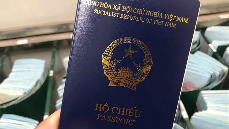 Vietnam moves up 4 places on international passport ranking - ảnh 1