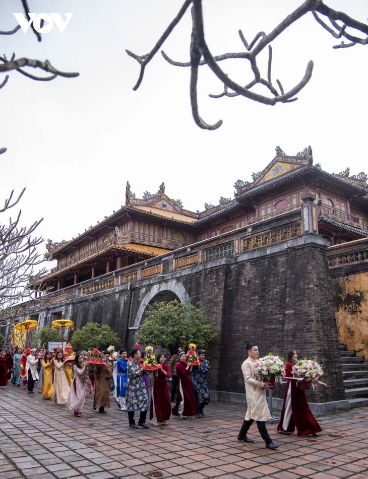 Re-creation of ceremony to offer specialties to Hue royal court  - ảnh 7
