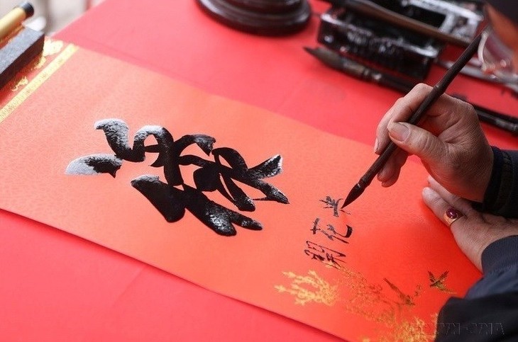 Vietnamese traditional calligraphy during Tet - ảnh 6