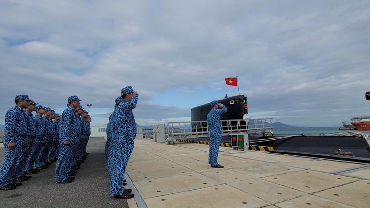 Submarine brigade holds a New Year flag salute - ảnh 1