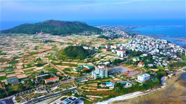 Ly Son to become a sea, island tourism hub - ảnh 1