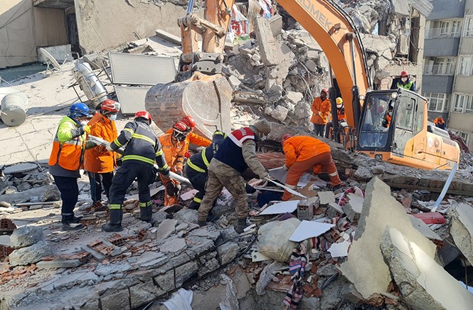 Turkey-Syria earthquake: Death toll tops 37,000, rescue operations underway - ảnh 1