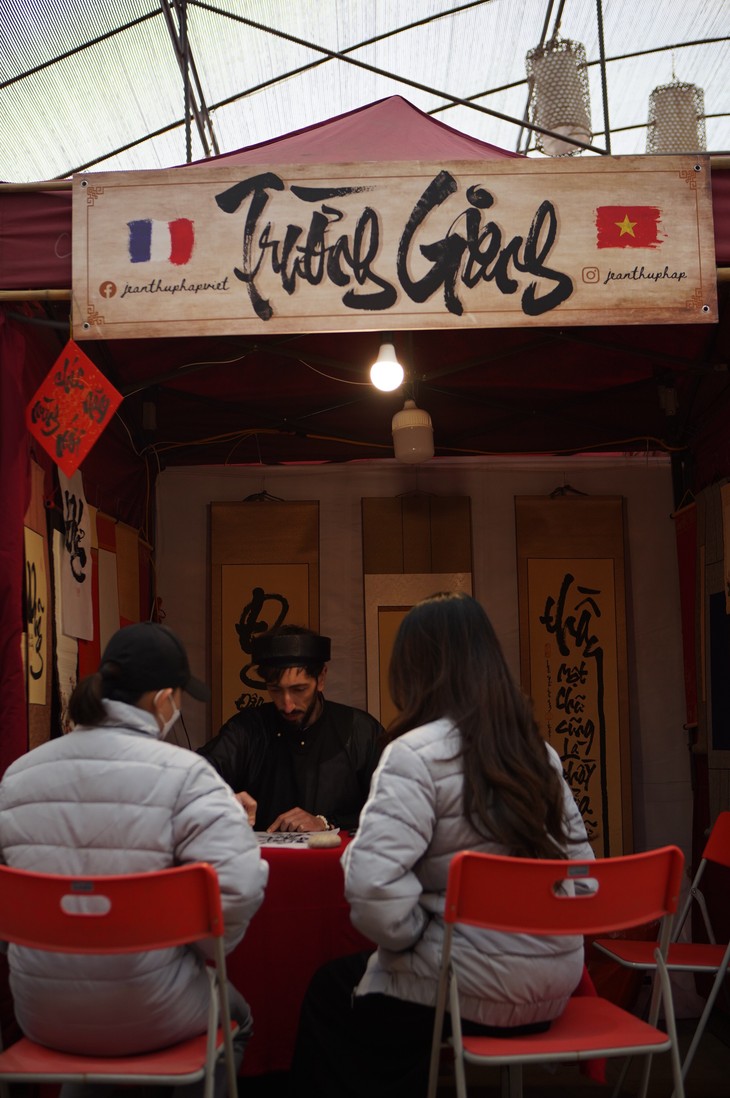 Predestination leads French man to Vietnamese calligraphy  - ảnh 4