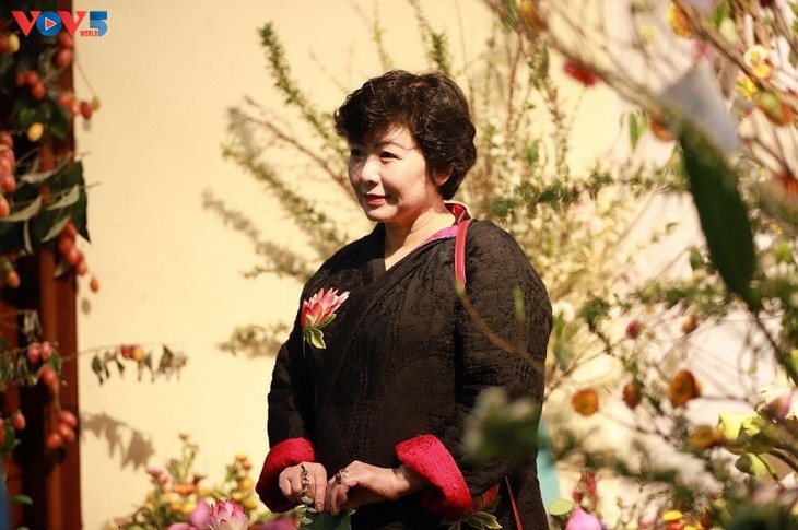 Hanoi art exhibition showcases lotus flowers’ pure beauty  - ảnh 15