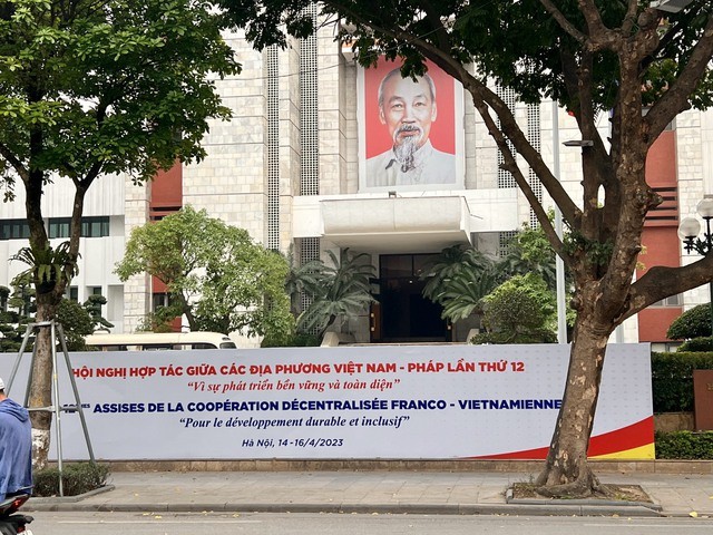 Vietnam, France mark 50 years of  diplomatic ties - ảnh 1