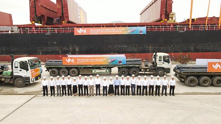 VAS Group exports first shipment of steel to US - ảnh 1