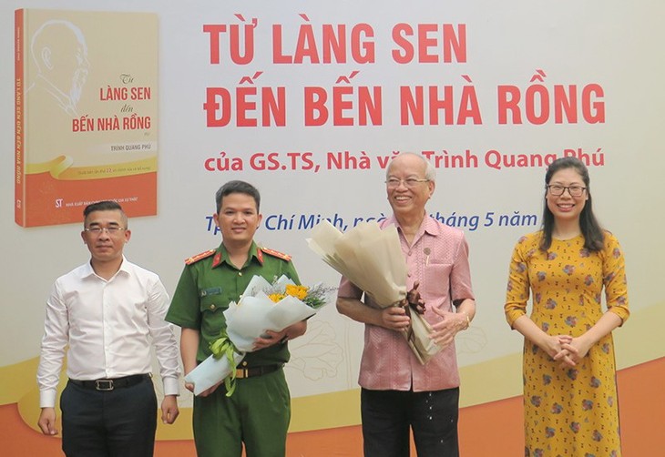 Book launch, exhibitions highlight great man Ho Chi Minh - ảnh 1